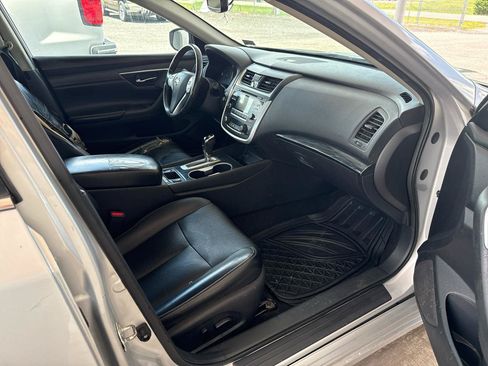 Used 2016 Nissan Altima 2.5 SL w/ Moonroof Package FWD image 8