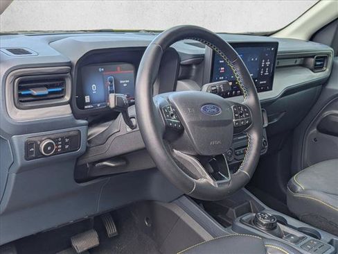 Used 2025 Ford Maverick Lobo AWD/4WD image 3