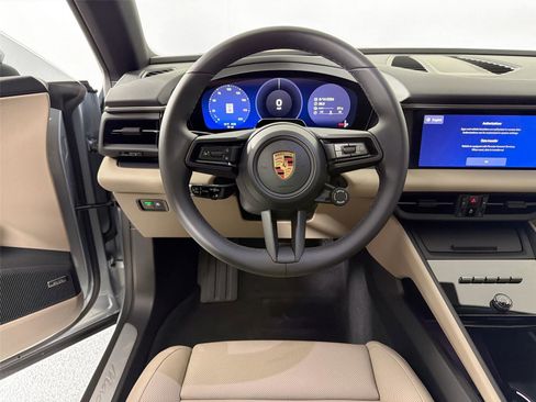 Certified 2026 Porsche Macan Electric RWD image 18