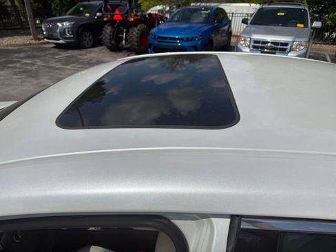 Used 2024 Lexus ES 300h w/ Premium Package FWD image 11
