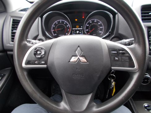 Used 2023 Mitsubishi Outlander Sport SE image 13