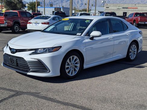 Used 2023 Toyota Camry LE image 5