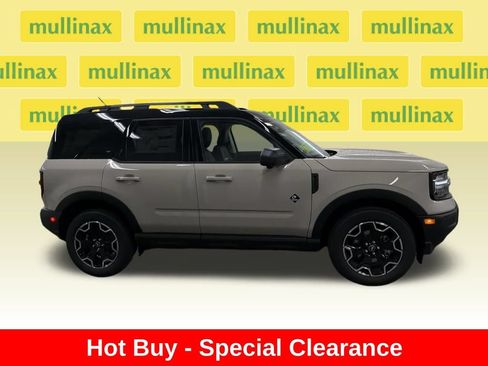 New 2025 Ford Bronco Sport Outer Banks w/ Outer Banks Tech Package+ AWD/4WD image 2