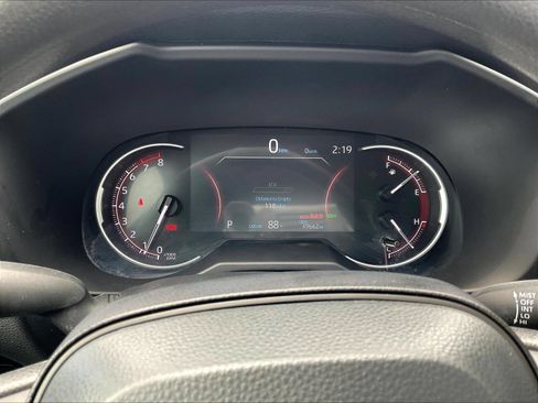 Used 2025 Toyota RAV4 XLE FWD image 15