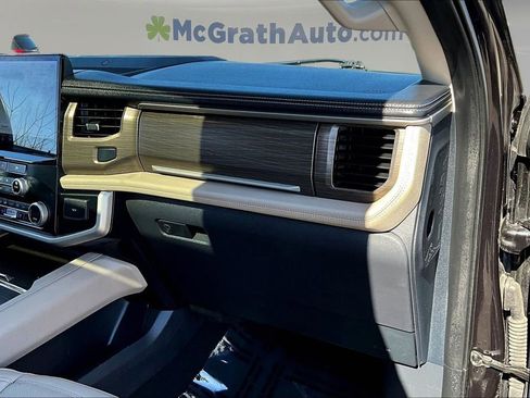 Used 2024 Ford Expedition Limited image 27