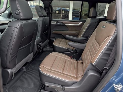 New 2026 GMC Acadia Denali Ultimate w/ LPO, Floor Liner Package AWD/4WD image 26