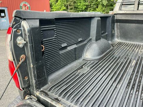 Used 2005 Toyota Tundra Limited w/ All Weather Guard Pkg image 64