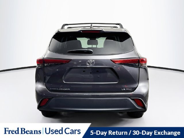 Used 2022 Toyota Highlander LE AWD/4WD image 10
