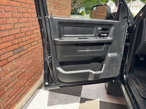 Used 2018 RAM 2500 Tradesman w/ Chrome Appearance Group AWD/4WD image 30
