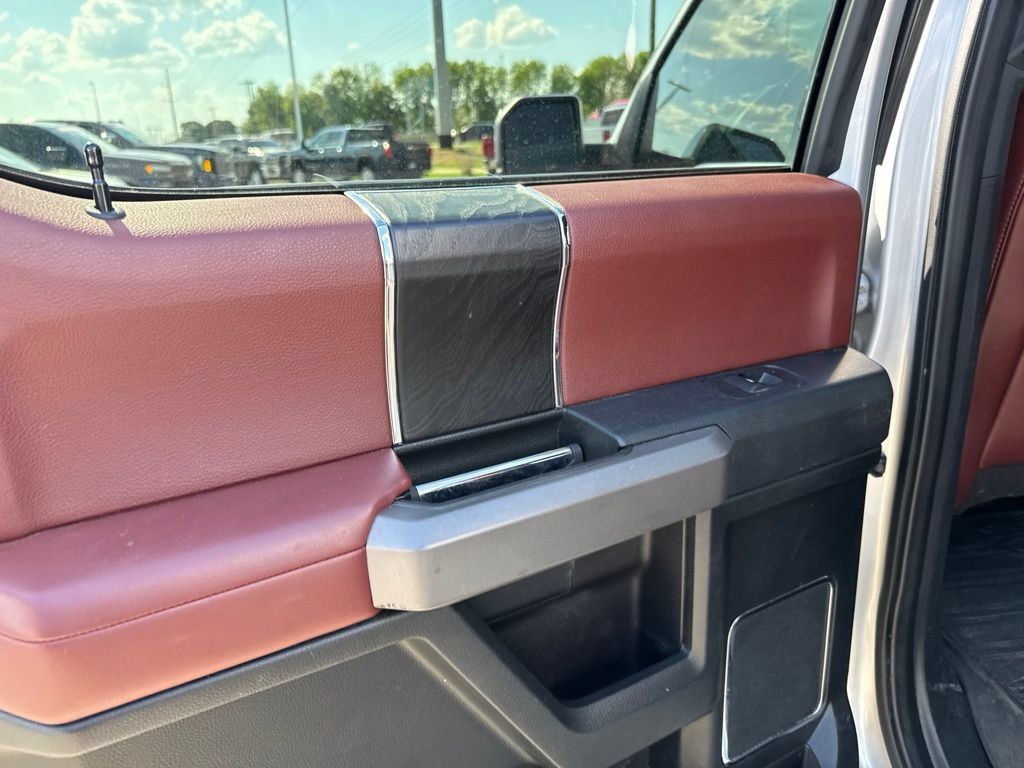 Used 2019 Ford F150 Platinum w/ Equipment Group 701A Luxury AWD/4WD image 20