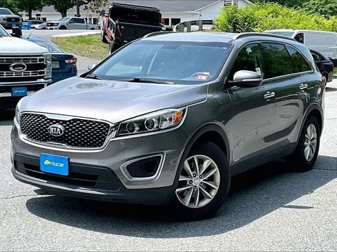 Used 2018 Kia Sorento AWD image 3