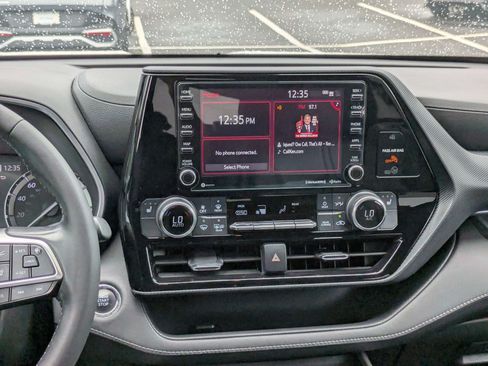Used 2022 Toyota Highlander XSE FWD image 24