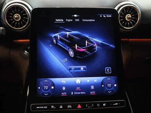 Used 2024 Mercedes-Benz SL 55 AMG 4MATIC w/ Driver Assistance Package image 10