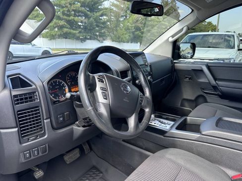 Used 2014 Nissan Titan SV w/ SV Value Truck Package AWD/4WD image 18
