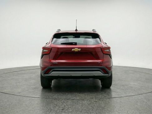 Used 2025 Chevrolet Trax LT image 7