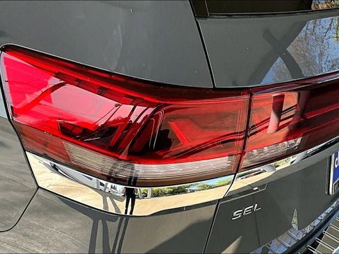 New 2025 Volkswagen Atlas SEL image 30