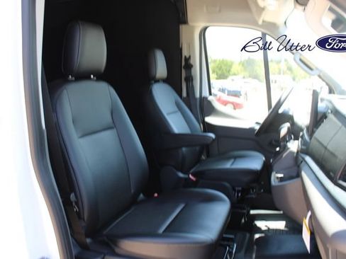 New 2026 Ford Transit 250 148 Medium Roof w/ Load Area Protection Package RWD image 8
