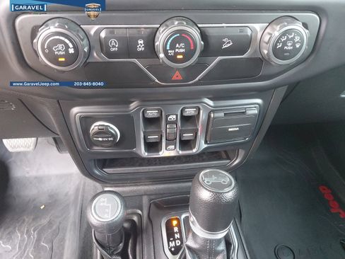 Used 2019 Jeep Wrangler Unlimited Sport S AWD/4WD image 11
