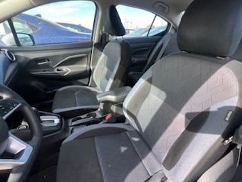 Used 2025 Nissan Versa SV image 17