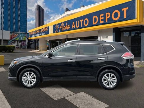 Used 2016 Nissan Rogue SV w/ SV Premium Package AWD/4WD image 2