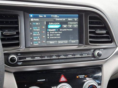 Used 2019 Hyundai Elantra SEL image 10