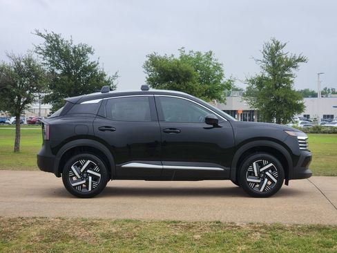 New 2026 Nissan Kicks SV FWD image 7