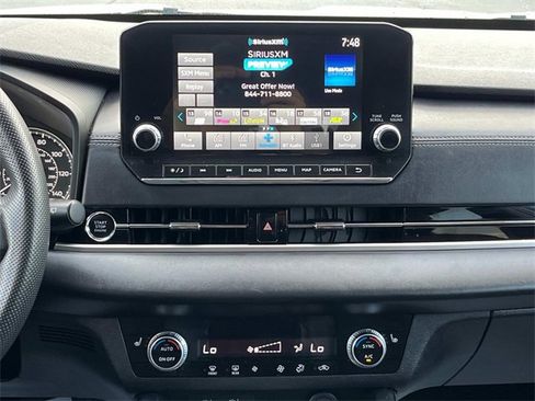 Used 2023 Mitsubishi Outlander SE Black Edition image 16