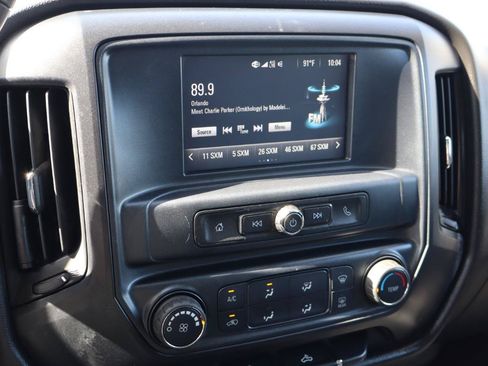 Used 2018 Chevrolet Silverado 1500 Custom w/ Custom Value Package AWD/4WD image 15