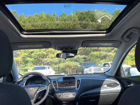 Used 2023 Chevrolet Malibu LT image 28