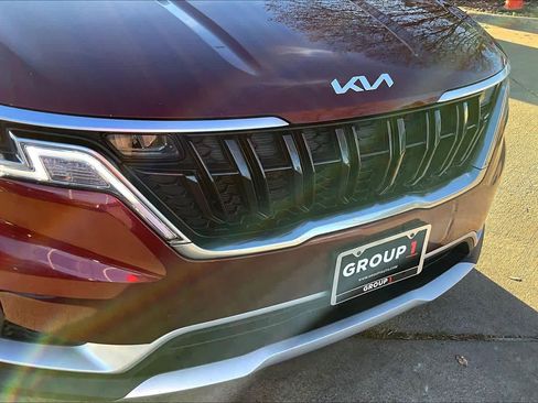 Used 2024 Kia Carnival LX image 28