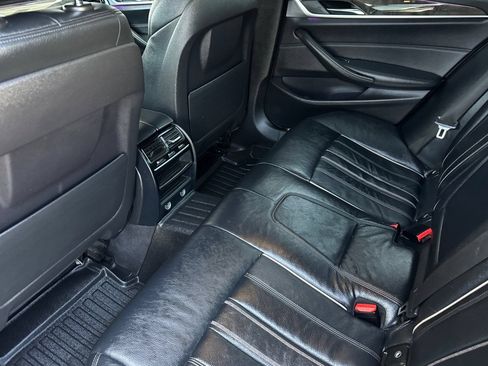 Used 2019 BMW 530i w/ Convenience Package RWD image 14