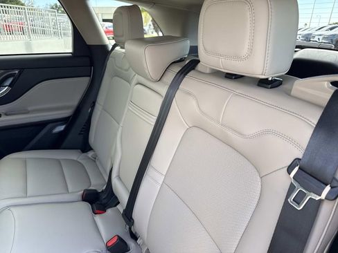 New 2026 Lincoln Corsair Premiere image 14