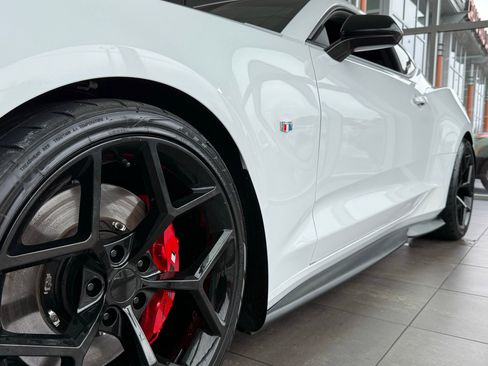 Used 2018 Chevrolet Camaro SS image 12