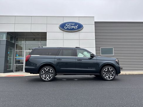 New 2026 Ford Expedition Max Platinum image 10
