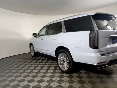 New 2026 Cadillac Escalade Luxury w/ Touring Package image 9