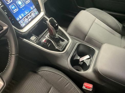 Used 2024 Subaru Outback Premium image 16