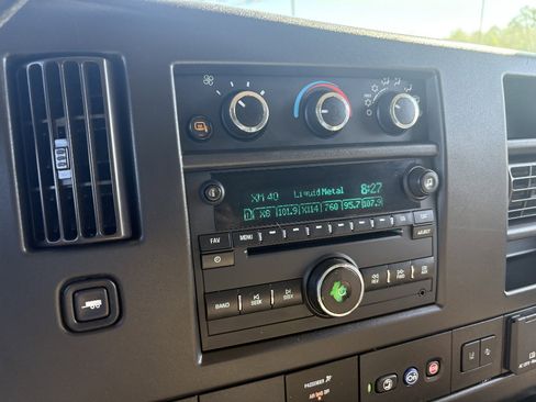 Used 2020 Chevrolet Express 3500 Extended w/ Driver Convenience Package RWD image 28