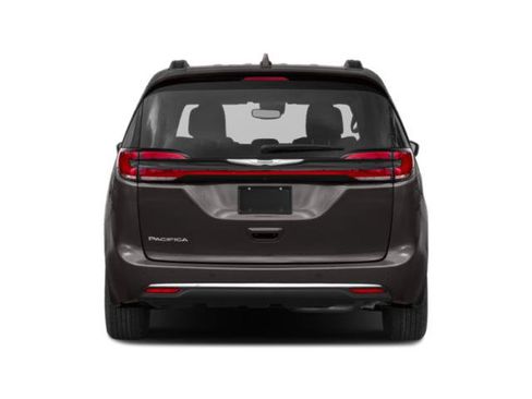 Certified 2023 Chrysler Pacifica Limited w/ Uconnect Theater Family Group FWD image 5