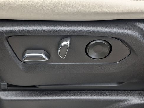 Used 2023 Cadillac Escalade ESV Sport w/ Touring Package image 21