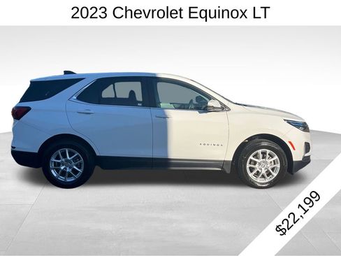 Used 2023 Chevrolet Equinox LT image 2