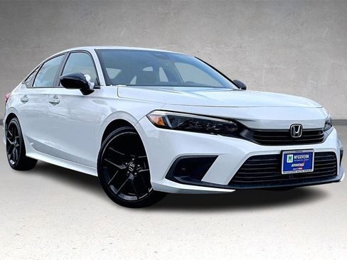 Used 2023 Honda Civic Sport image 3