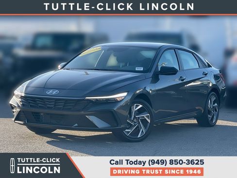 Used 2025 Hyundai Elantra SEL FWD image 1