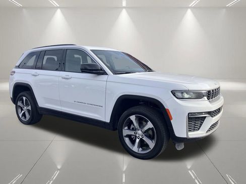 New 2026 Jeep Grand Cherokee Limited image 17