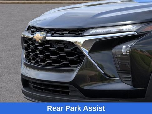 New 2026 Chevrolet Trax LS w/ LS Convenience Package FWD image 14