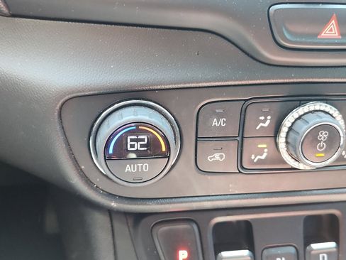 Used 2020 GMC Terrain SLE w/ Driver Convenience Package image 28