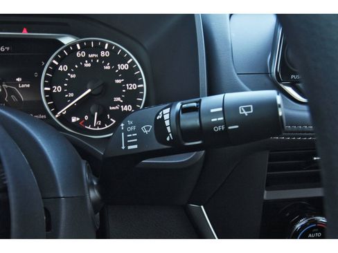 Used 2023 Nissan Rogue SV image 21