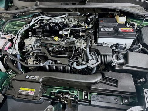 Used 2022 Toyota Corolla Cross XLE image 30