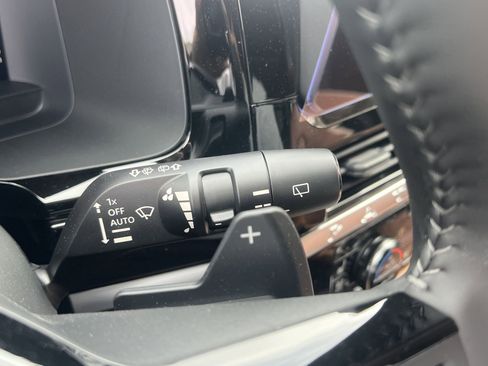 New 2026 Nissan Pathfinder Platinum FWD image 10