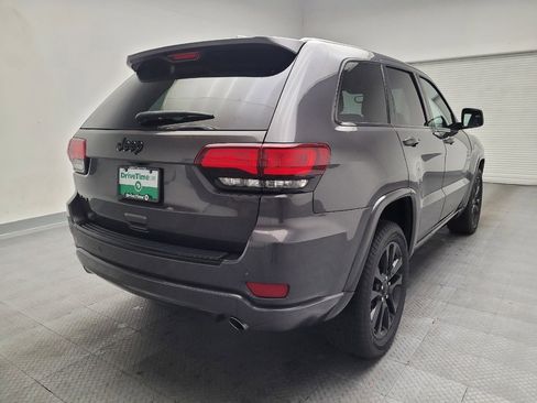 Used 2018 Jeep Grand Cherokee Altitude AWD/4WD image 7