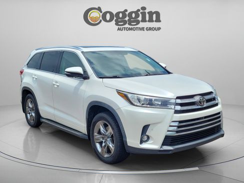 Used 2019 Toyota Highlander Limited Platinum AWD/4WD image 7